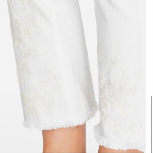 Johnny Was White Embroidered The Cropped Baby Boot Jean Size 31 - Picture 5 of 13
